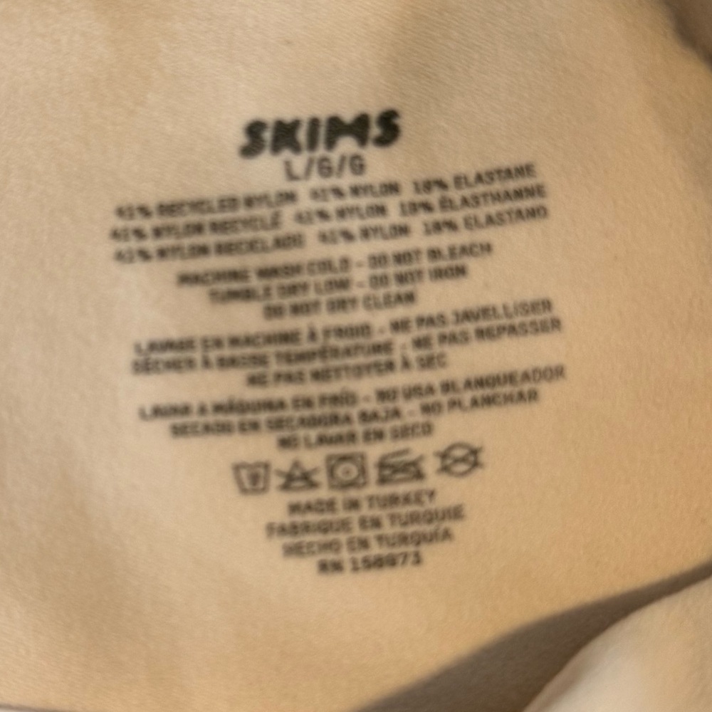 NEW SKIMS  Shapewear Thong Bodysuit color:sand - Picture 6 of 8